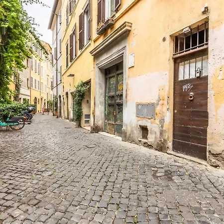 The Magic Hole * Rome