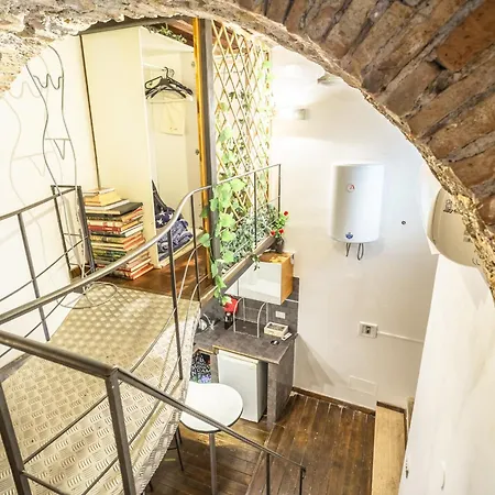 The Magic Hole Apartman *