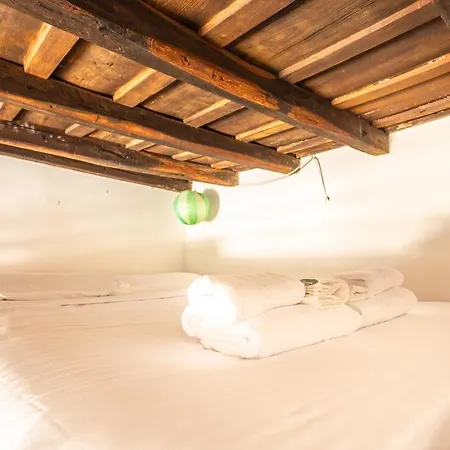 The Magic Hole Apartman